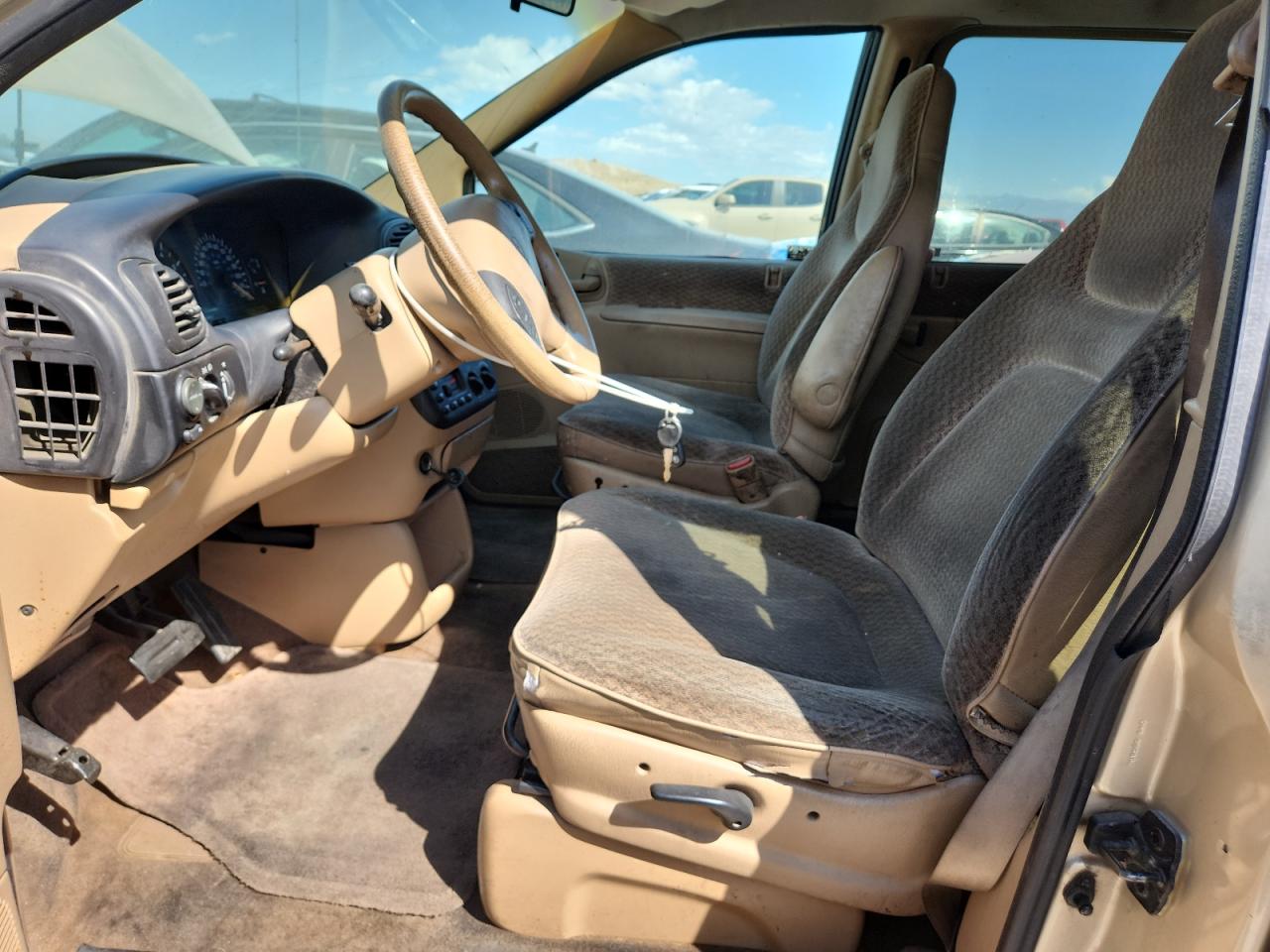 2000 Dodge Caravan VIN 1B4GP44R2YB664310 photo 7