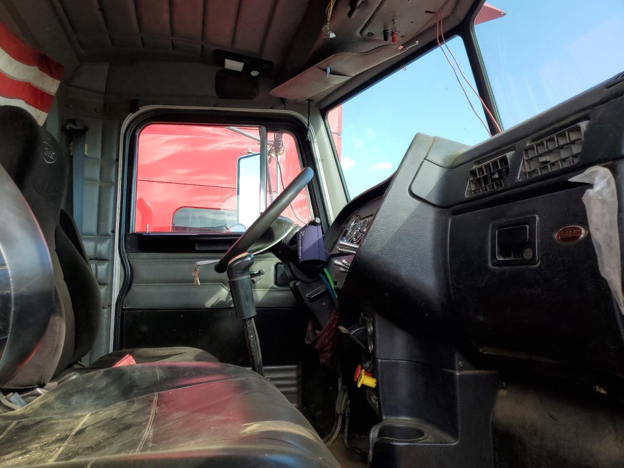 2003 PETERBILT All models VIN 2XPFD89XX3M803608 photo 5