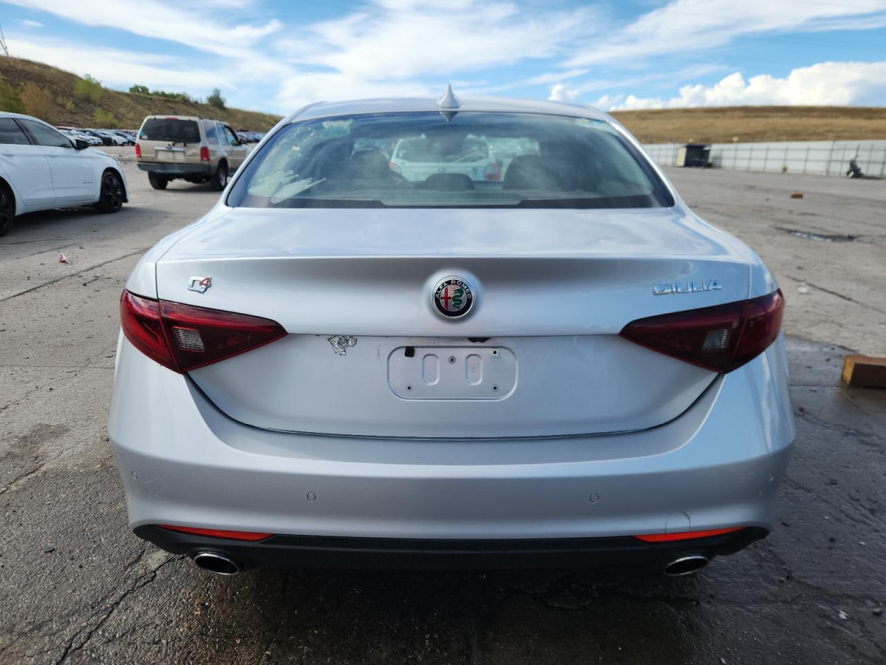 2017 Alfa Giulia VIN ZARFAEDN0H7529063 photo 6