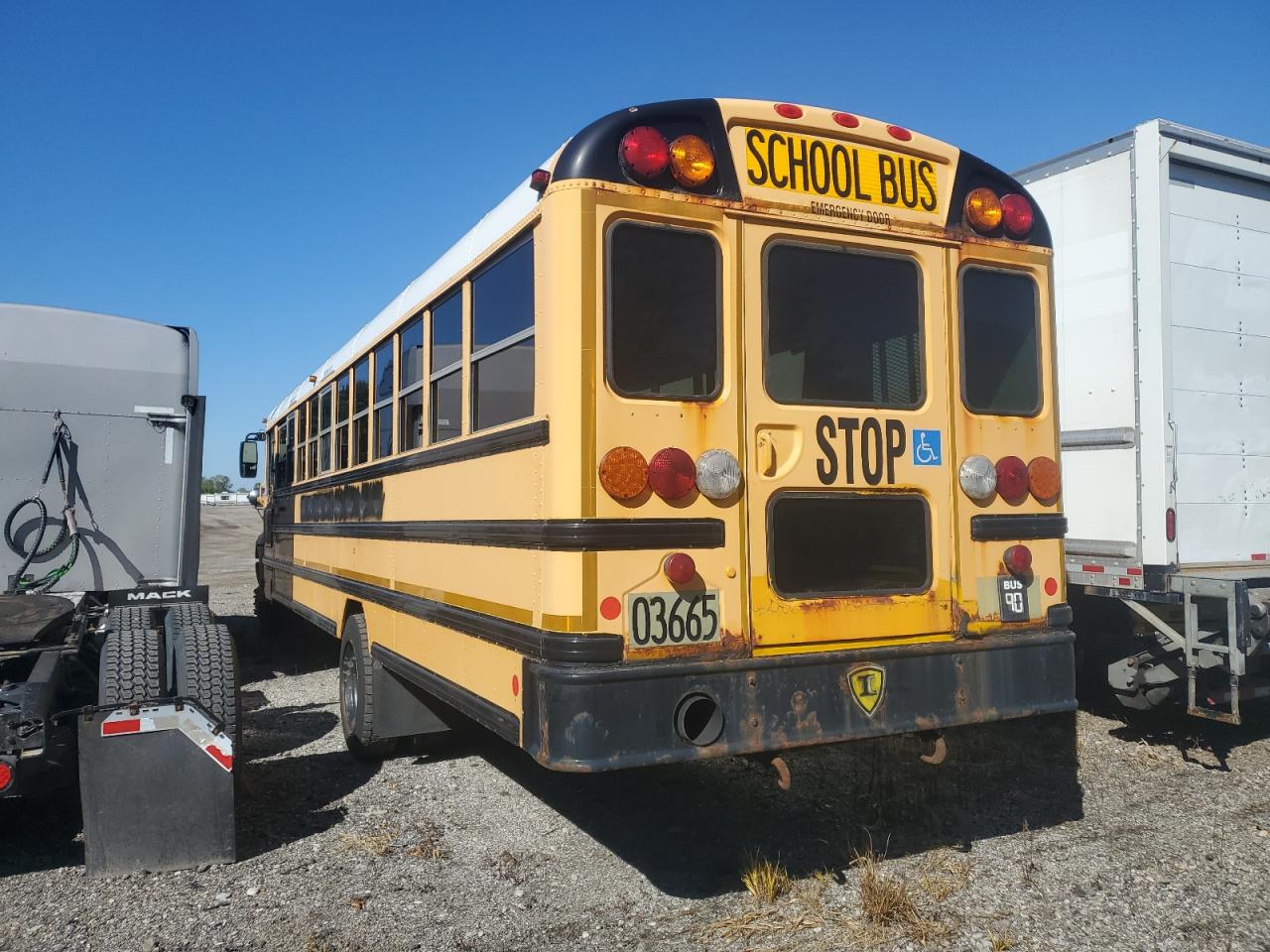 2010 Ic Ce series VIN 4DRBUAANXAB253079 photo 3