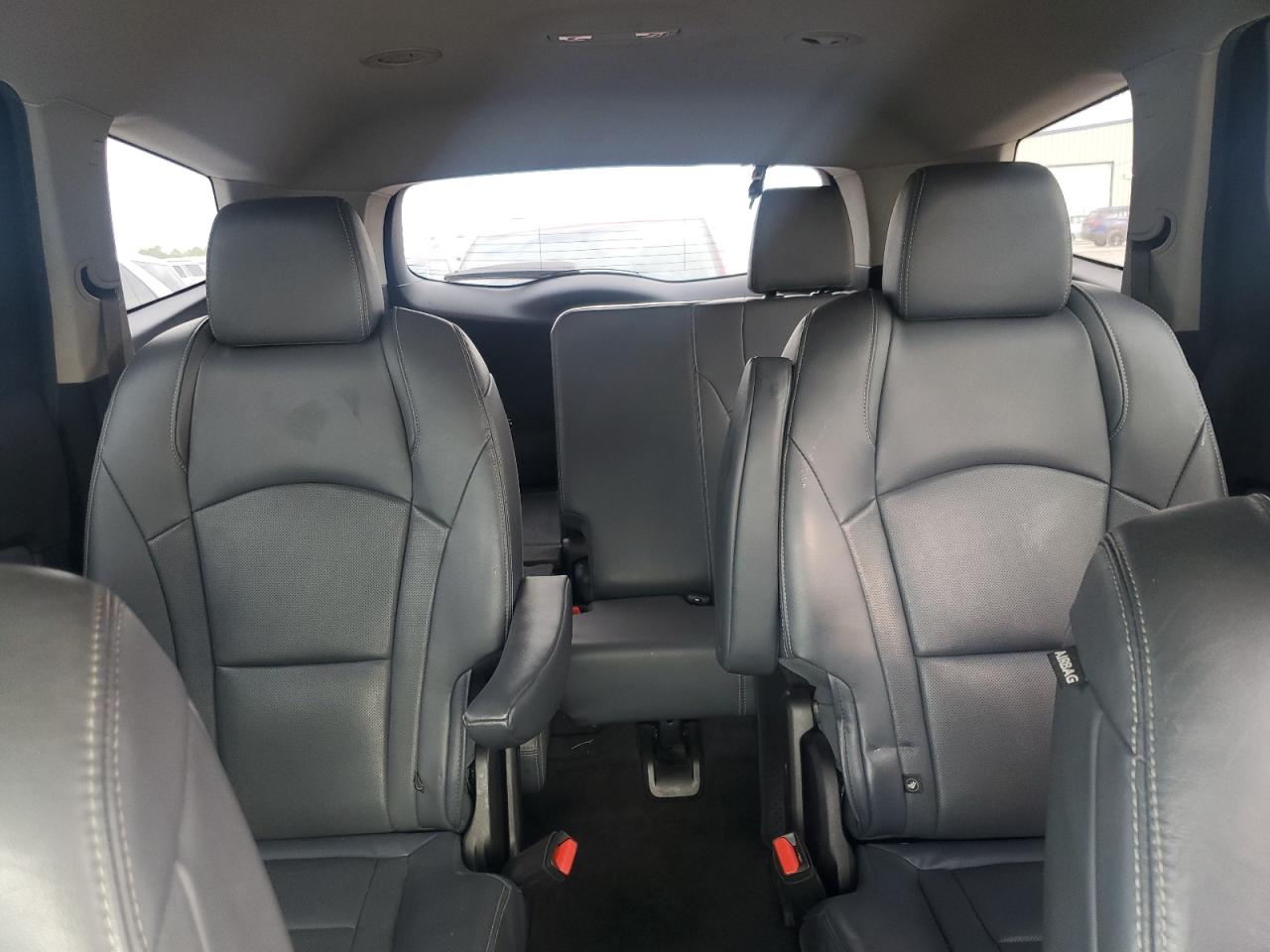 2019 Buick Enclave VIN 5GAERBKWXKJ276970 photo 10