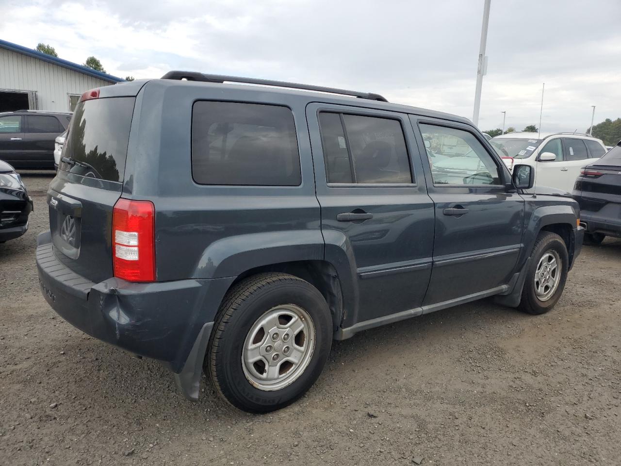2008 JEEP Patriot VIN 1J8FT28WX8D721848 photo 3