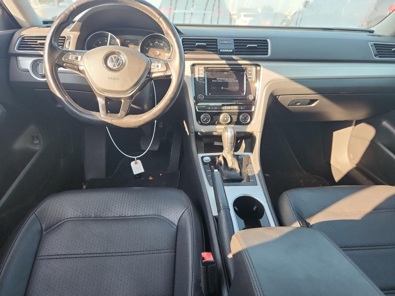 2019 Volkswagen Passat VIN 1VWLA7A33KC013447 photo 8