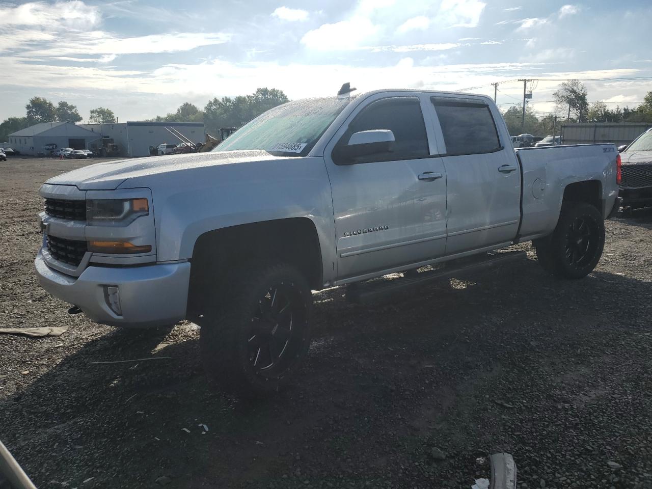 2017 Chevrolet All models VIN 3GCUKREC4HG141552 photo 1
