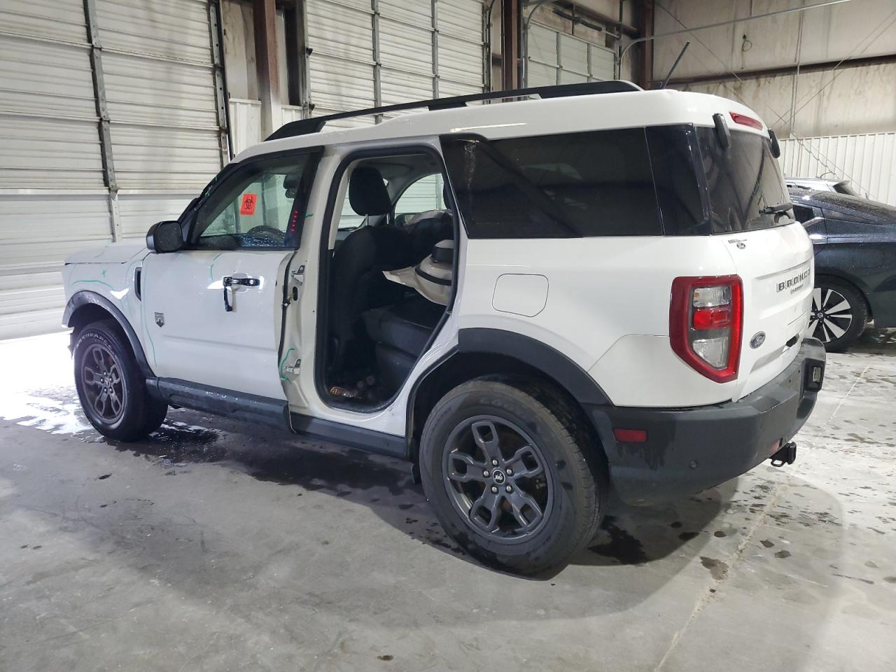 2023 Ford Bronco VIN 3FMCR9B62PRD40894 photo 2