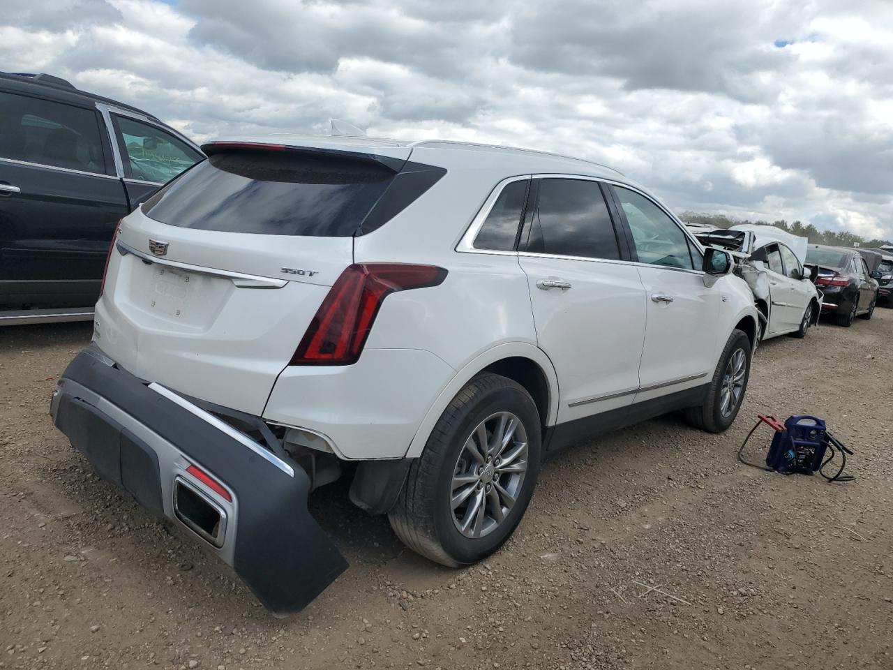 2022 Cadillac Xt5 VIN 1GYKNDR41NZ156620 photo 3