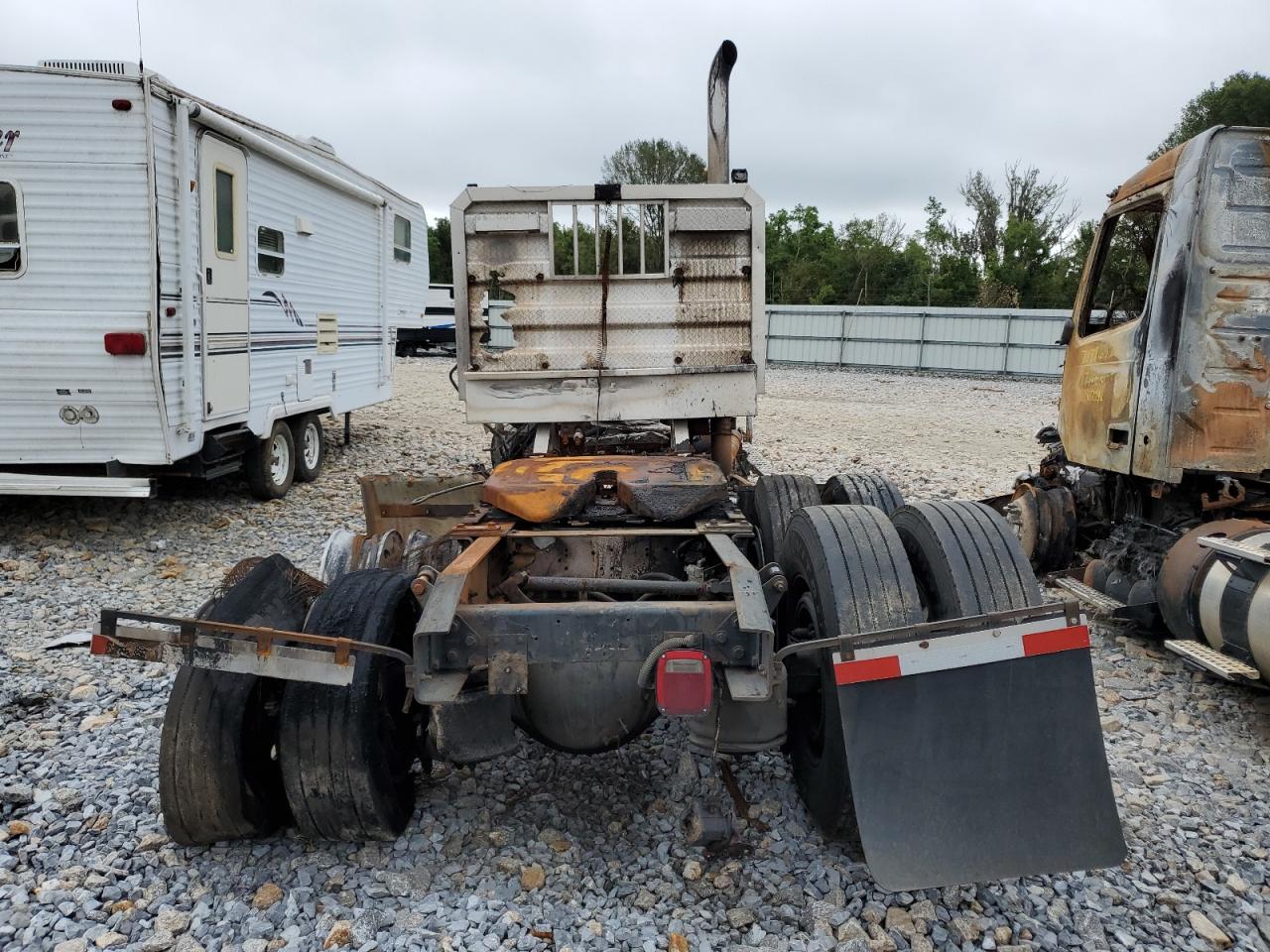 2000 FREIGHTLINER All other VIN 1FUYDWEB0YLB27826 photo 9