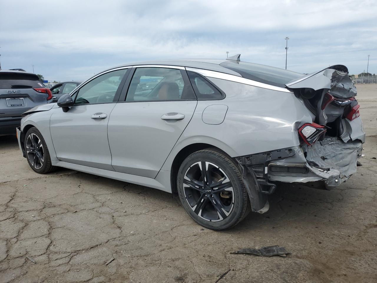 2024 Kia K5 VIN 5XXG64J24RG235114 photo 2