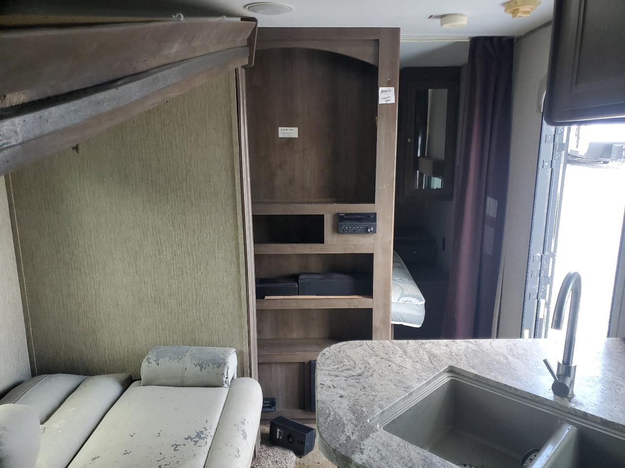 2019 Rv VIN 4YDT26223KH932705 photo 6