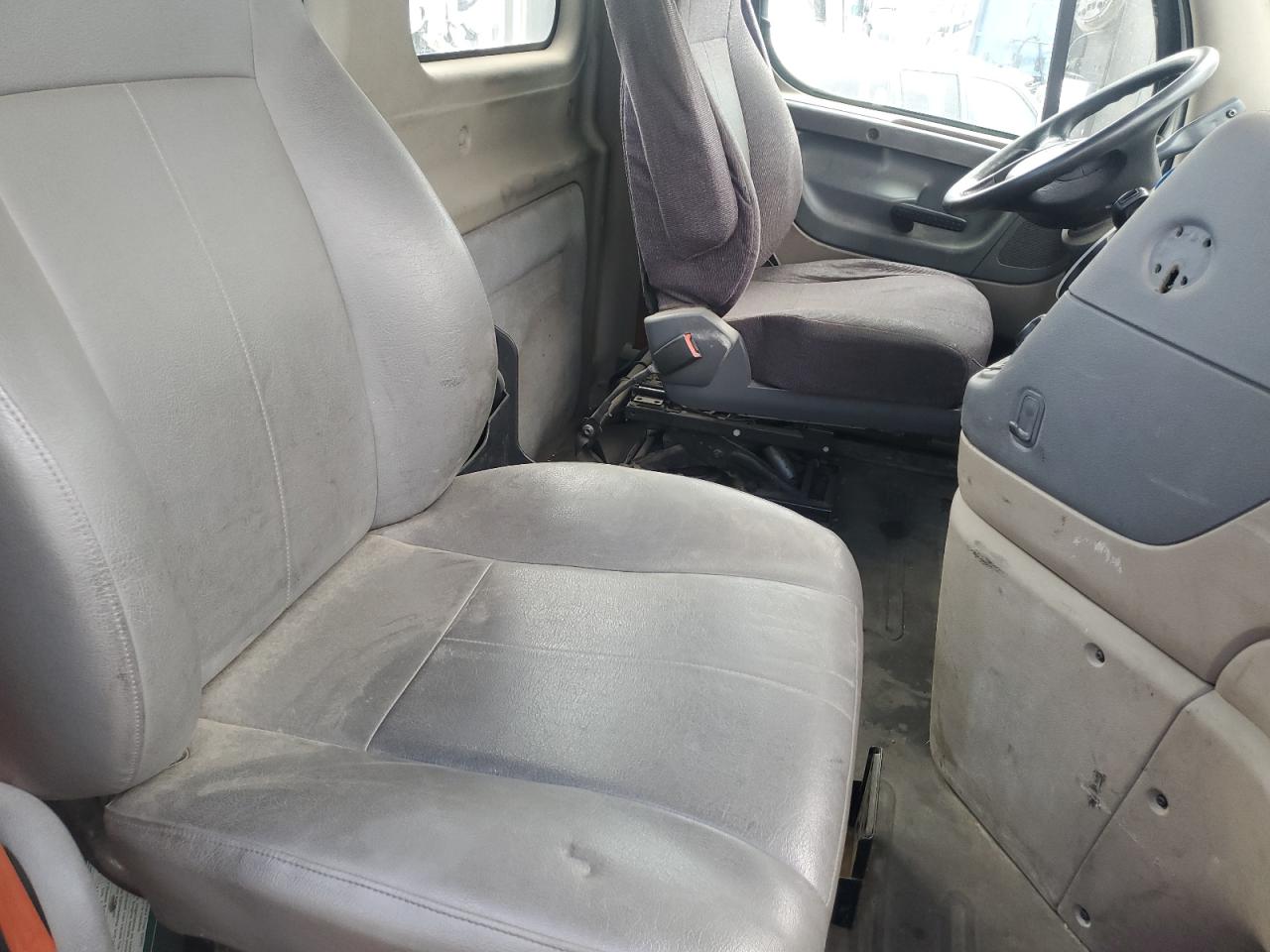 2015 FREIGHTLINER All models VIN 3AKBGADV6FSGU9440 photo 6