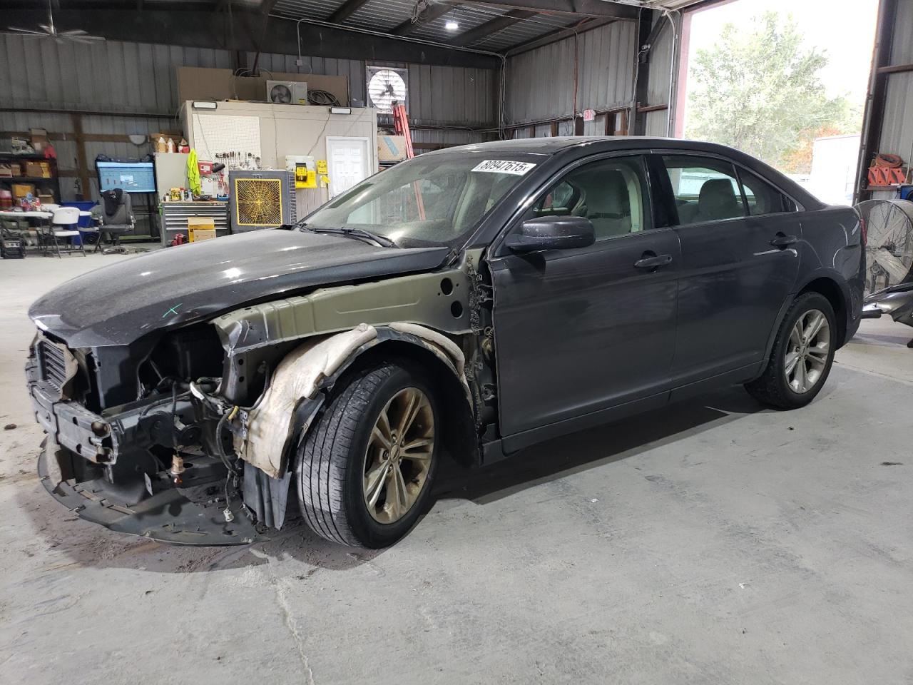 2017 Ford Taurus VIN 1FAHP2E89HG132210 photo 1