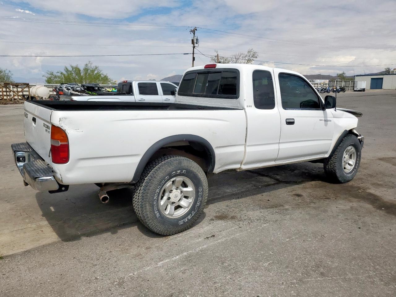 2000 Toyota Tacoma VIN 4TAWN72N0YZ684354 photo 3