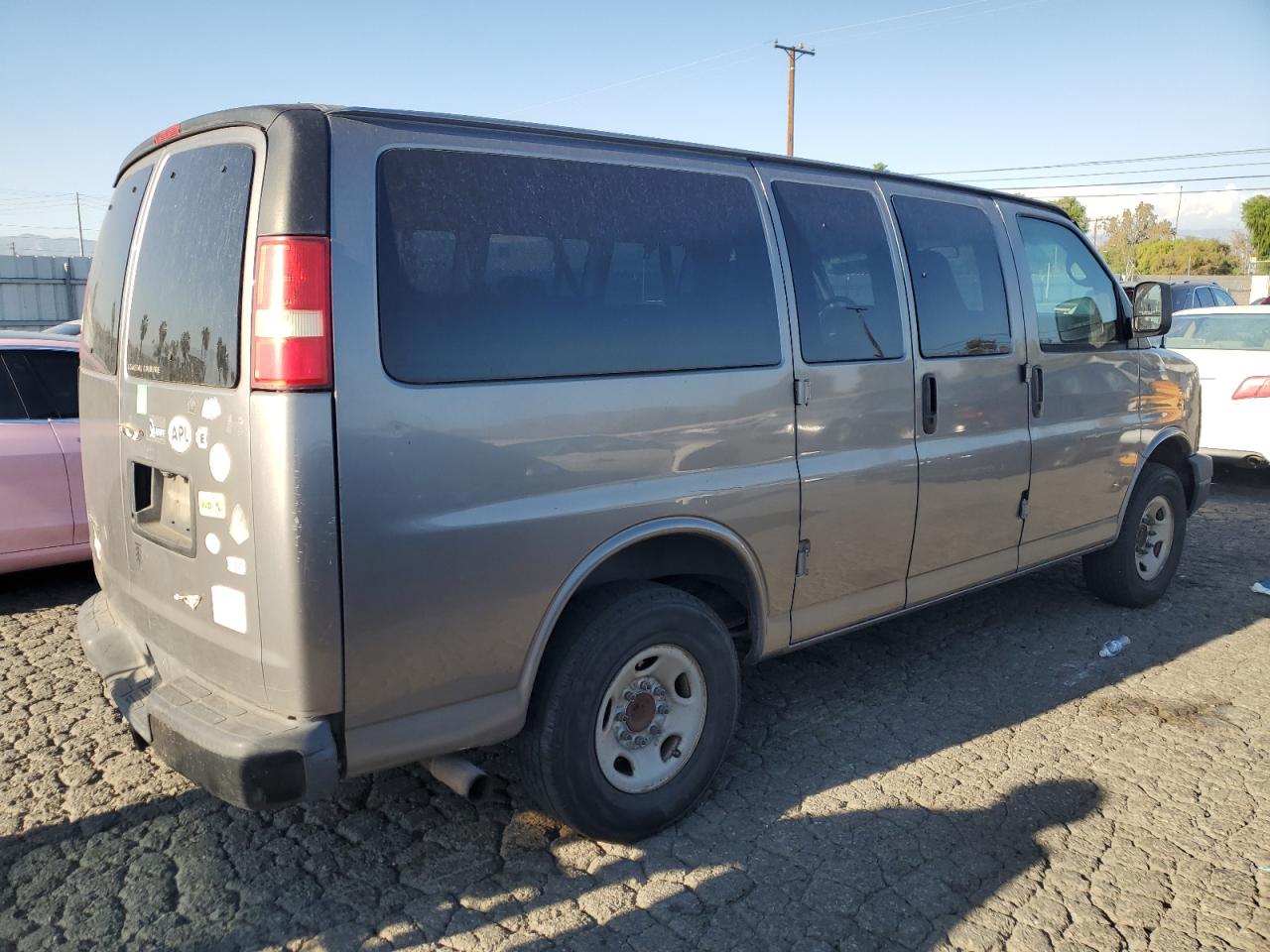2008 CHEV Express VIN 1GAGG25K081202304 photo 3