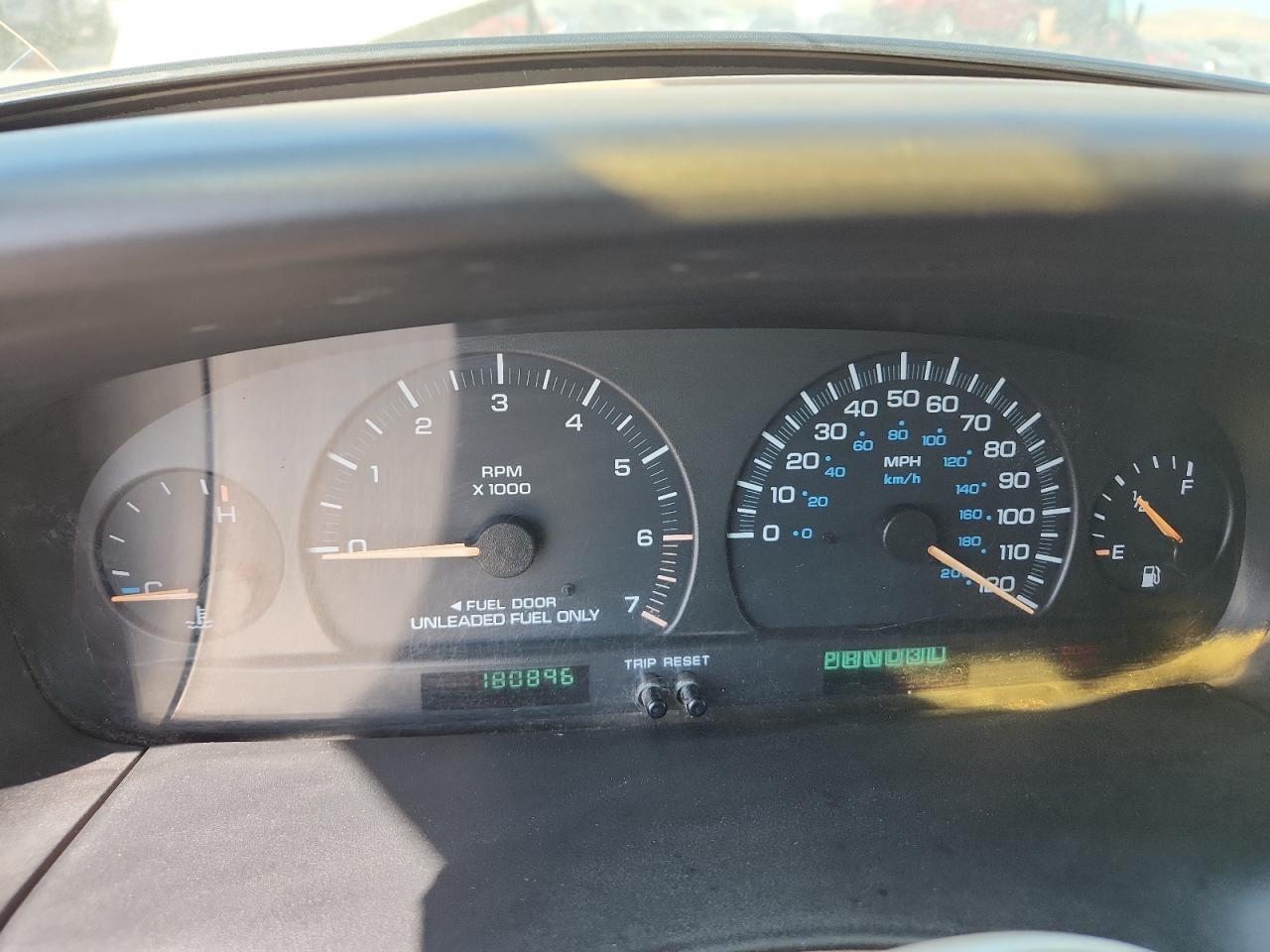 2000 Dodge Caravan VIN 1B4GP44R2YB664310 photo 9