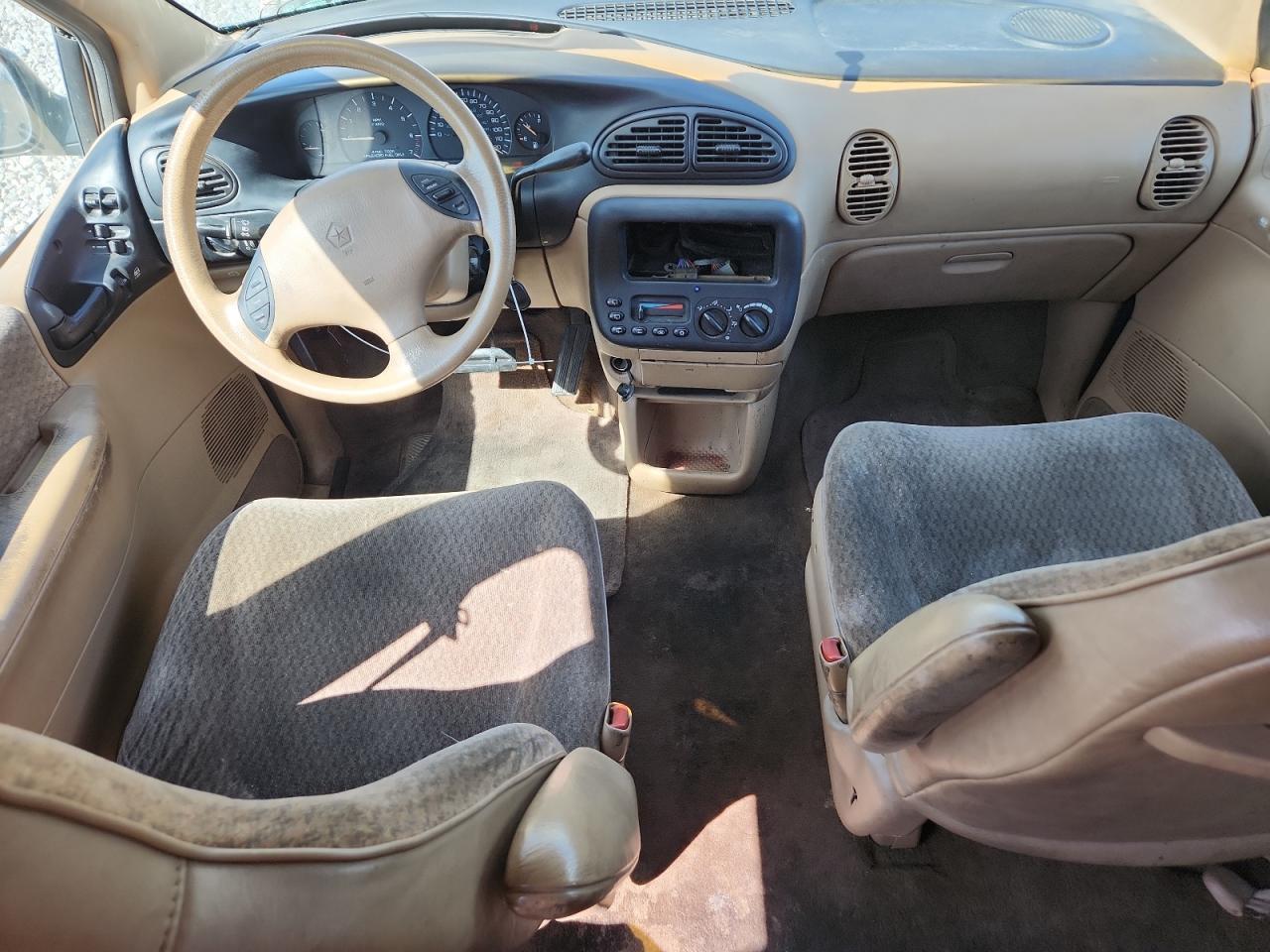 2000 Dodge Caravan VIN 1B4GP44R2YB664310 photo 8