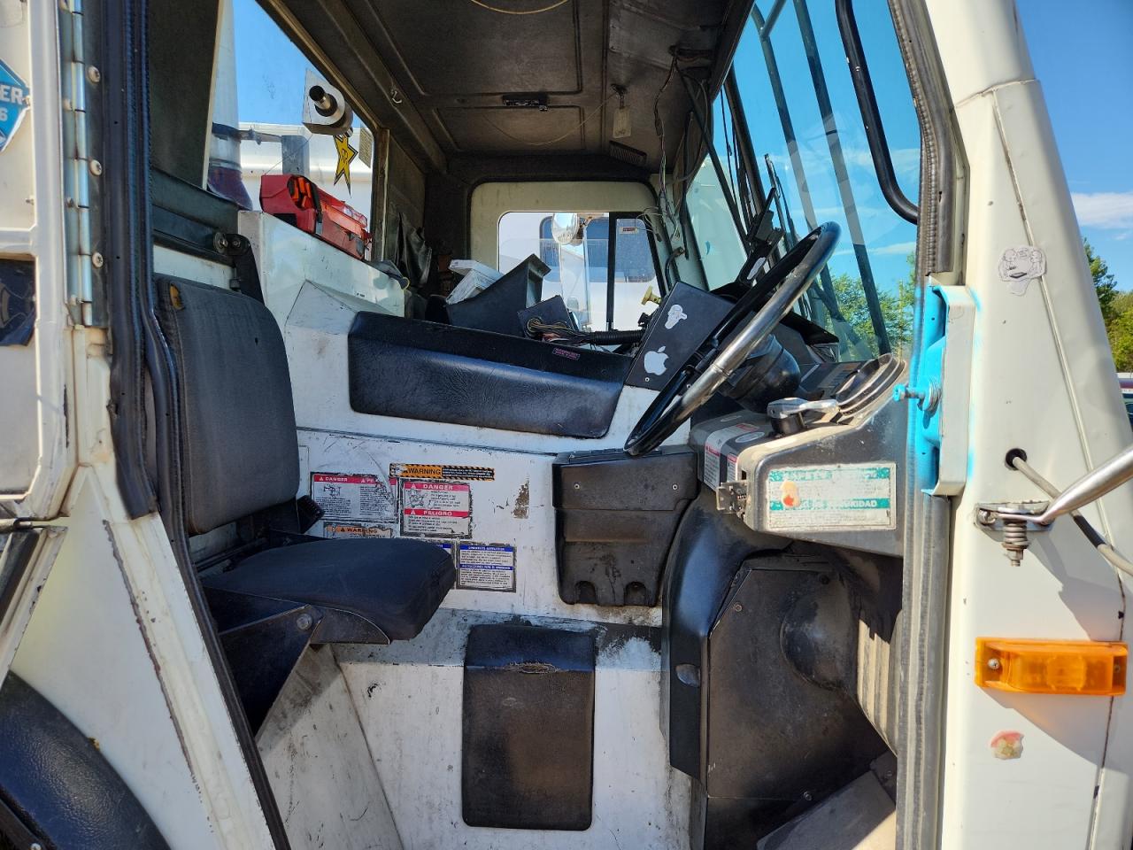 2003 MACK All models VIN 1M2AC07CX3M008322 photo 5