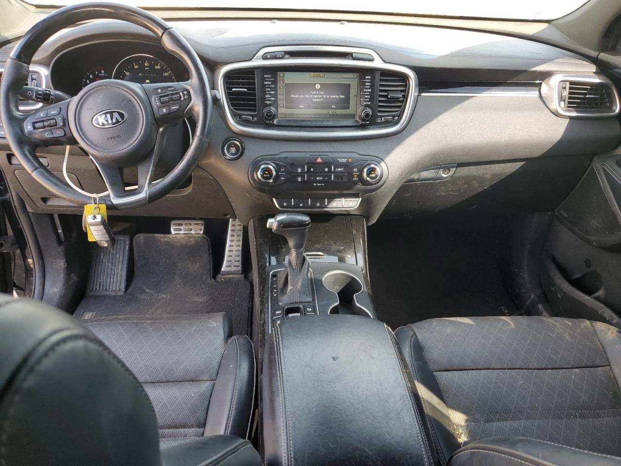 2017 Kia Sorento VIN 5XYPKDA58HG236802 photo 8