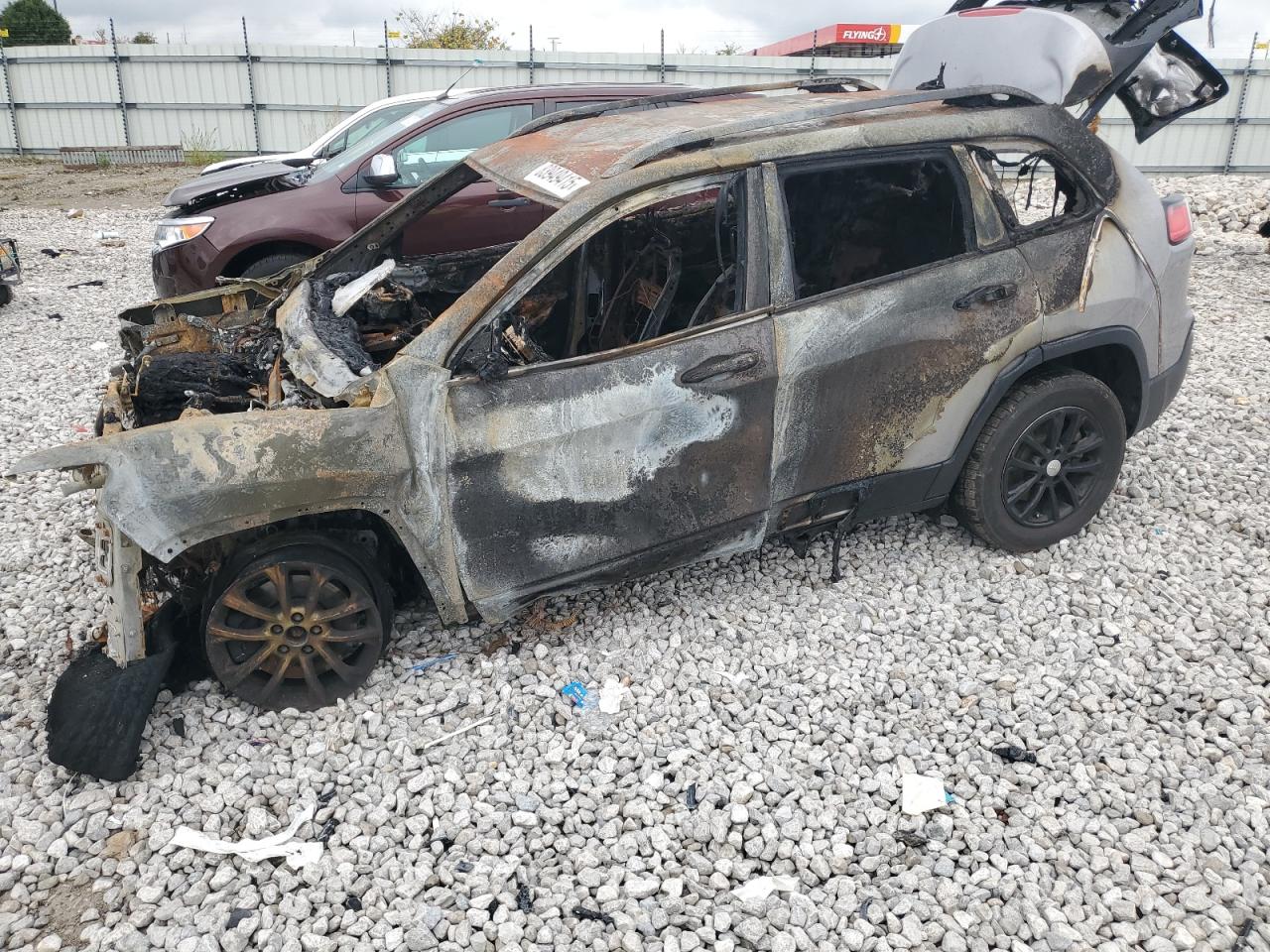 2019 Jeep Grand cher VIN 1C4PJMLXXKD251843 photo 1
