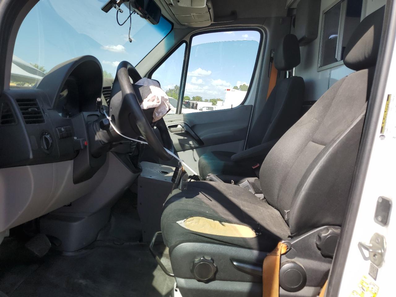 2017 Mercedes-Benz Sprinter VIN WDAPE7CD2HP390628 photo 7