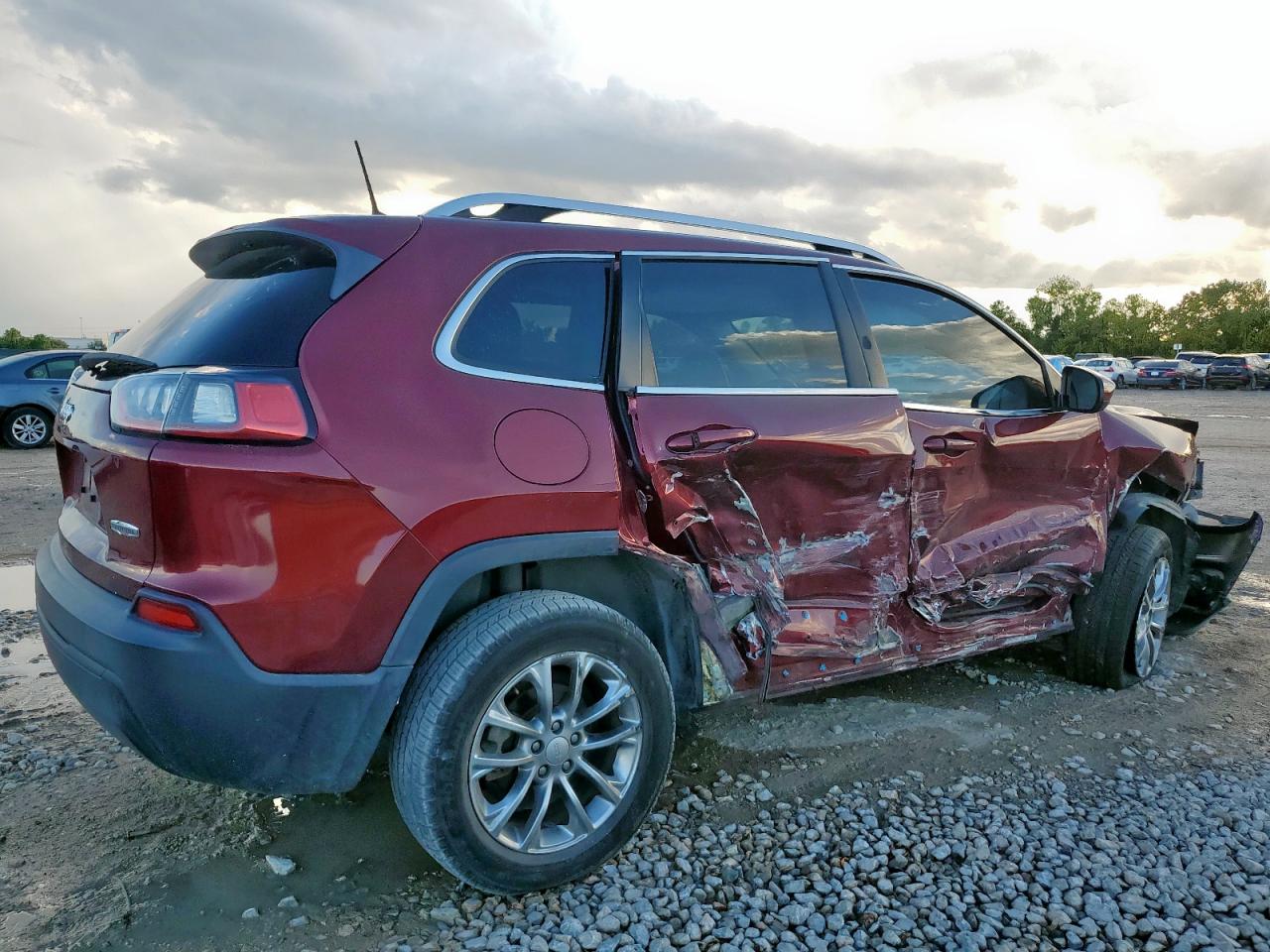 2019 Jeep Grand cher VIN 1C4PJLLB5KD176631 photo 3