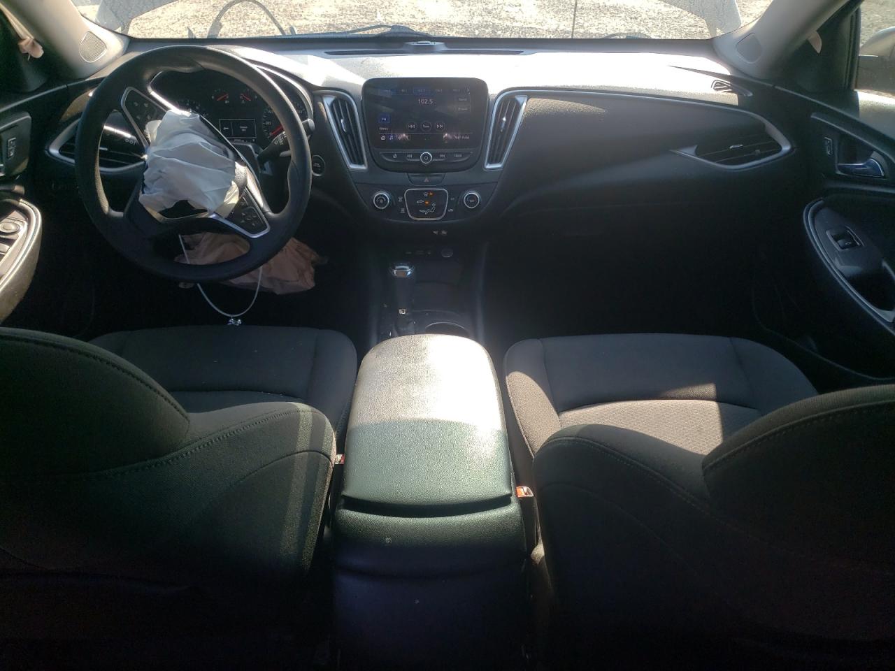 2019 Chevrolet Malibu VIN 1G1ZB5ST3KF193467 photo 8