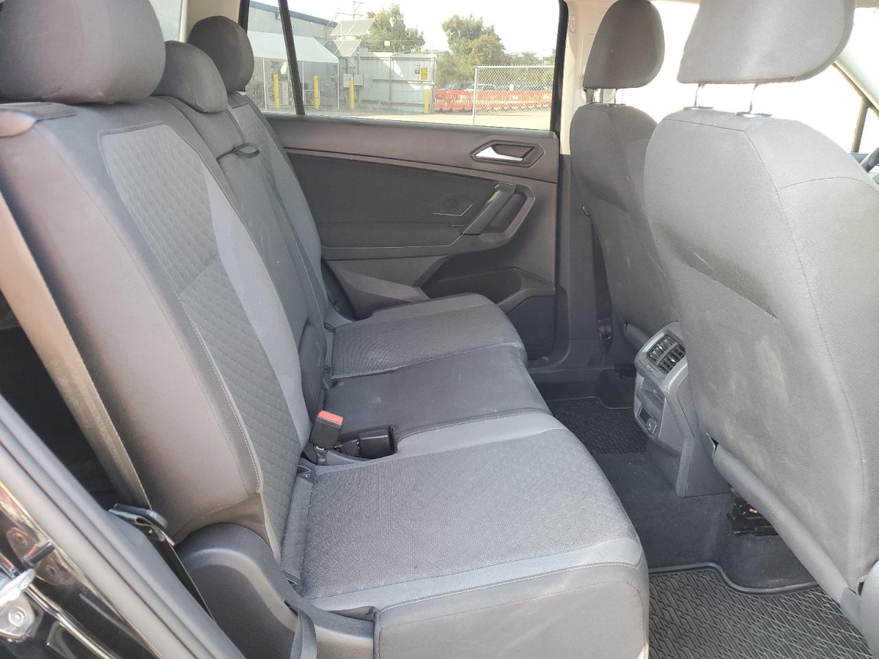 2019 VOLKSWAGEN Tiguan VIN 3VV1B7AX2KM200365 photo 11