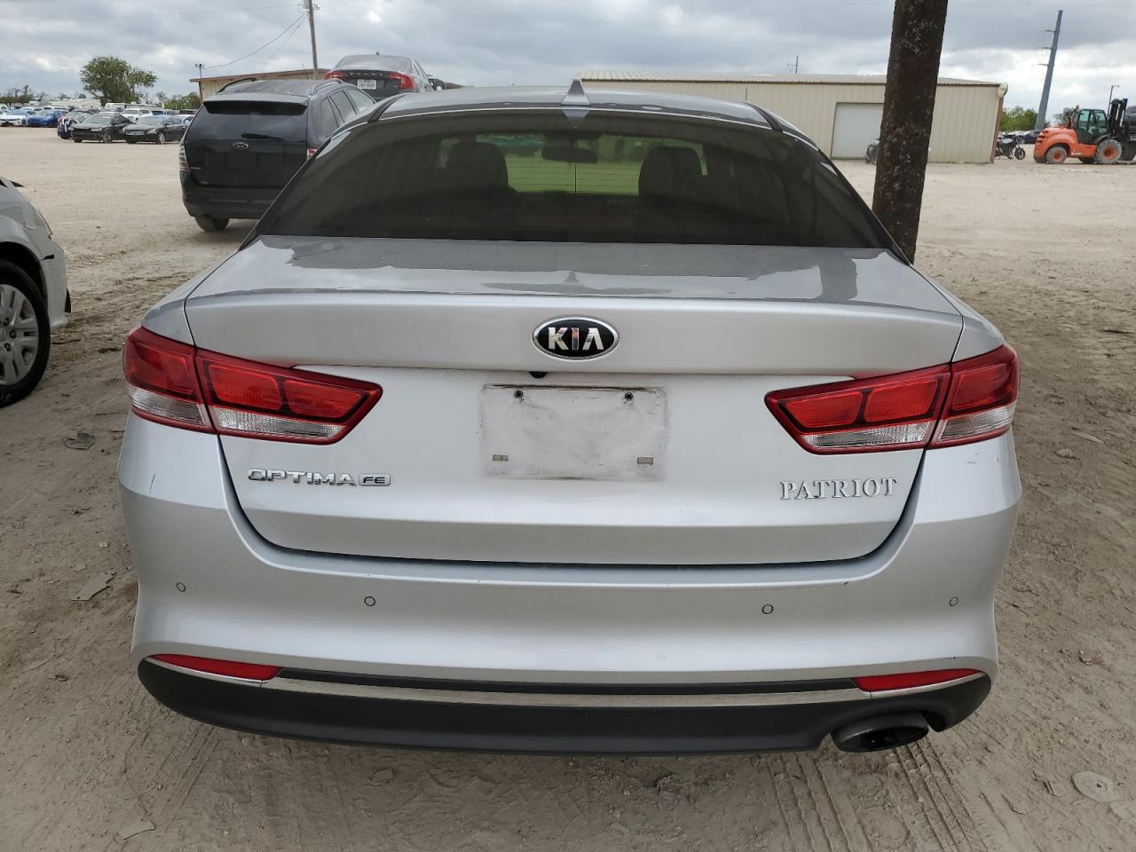 2018 Kia Optima VIN 5XXGT4L39JG245009 photo 6