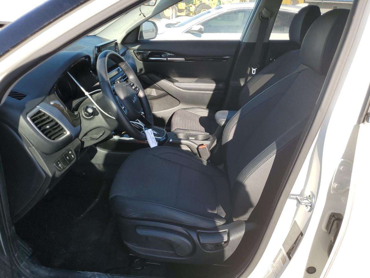 2023 KIA Seltos VIN KNDEU2AA5P7359830 photo 7