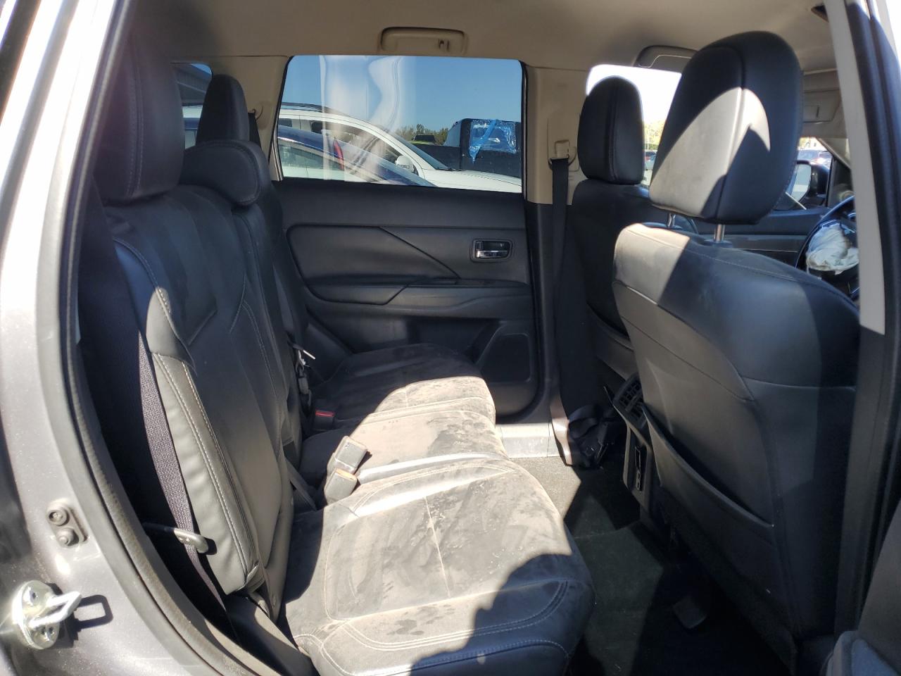 2020 Mitsubishi Outlander VIN JA4AZ3A31LZ024693 photo 11