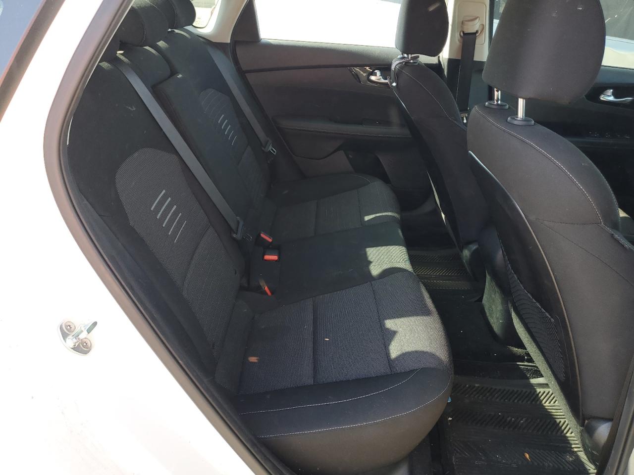 2019 KIA Forte VIN 3KPF34AD8KE033994 photo 10