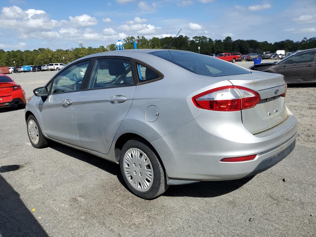 2018 FORD Fiesta VIN 3FADP4AJ0JM143580 photo 2