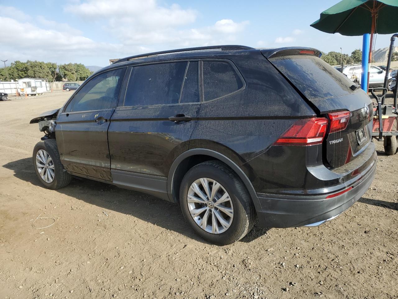 2019 VOLKSWAGEN Tiguan VIN 3VV1B7AX2KM200365 photo 2