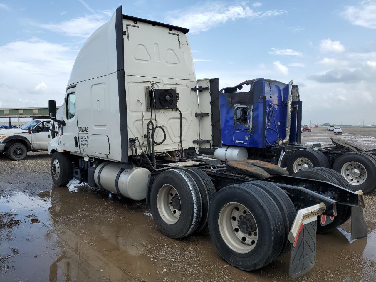 2020 FREIGHTLINER All other VIN 3AKJHHFG9LSLV3899 photo 3