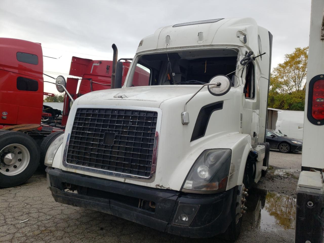 2012 VOLVO Vn VIN 4V4NC9EJ3CN538786 photo 2