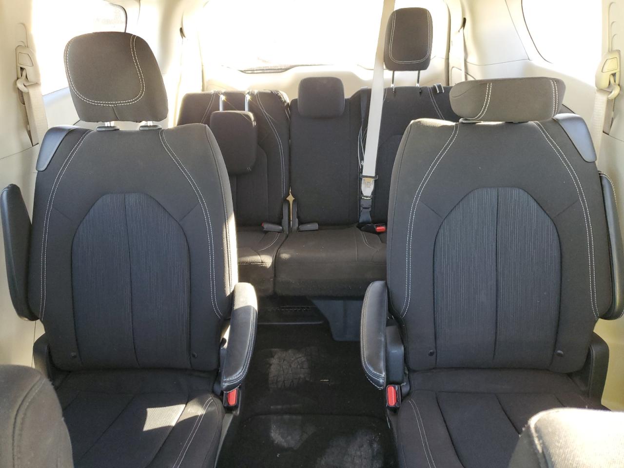2022 CHRYSLER Minivan VIN 2C4RC1CG1NR104359 photo 10