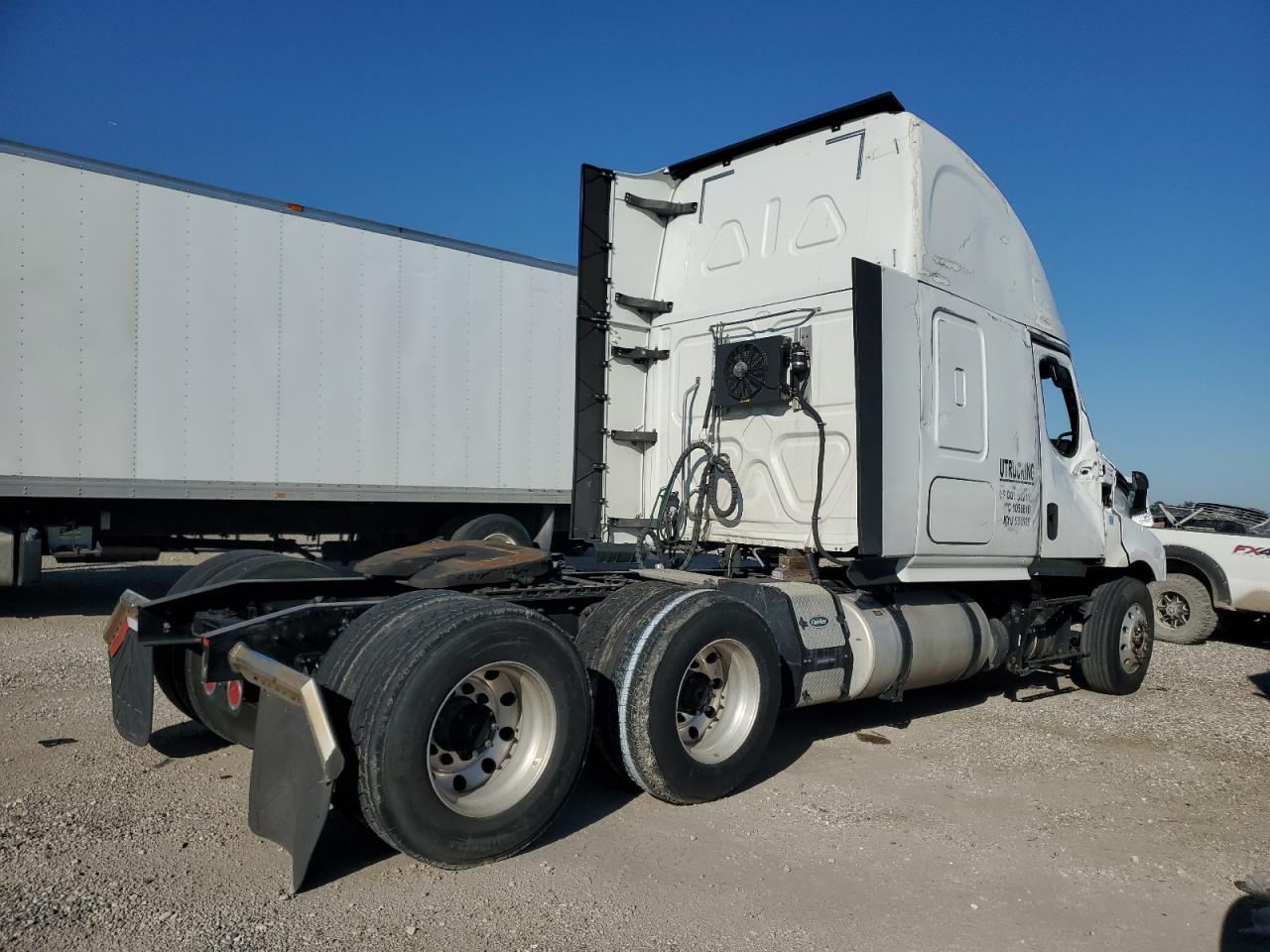 2020 FREIGHTLINER All other VIN 3AKJHHFG9LSLV3899 photo 4
