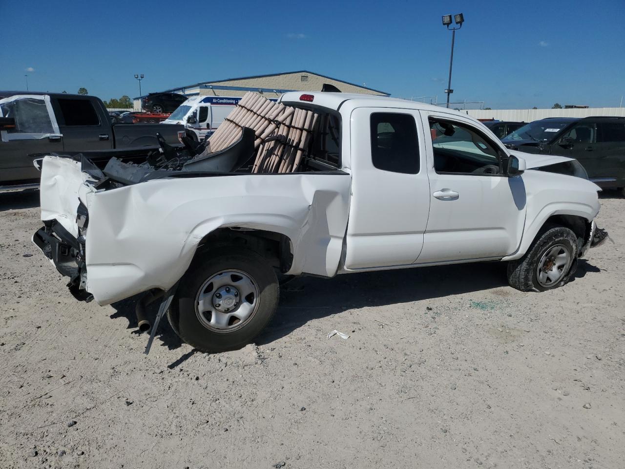 2022 TOYOTA Tacoma VIN 3TYRZ5CN4NT023243 photo 3
