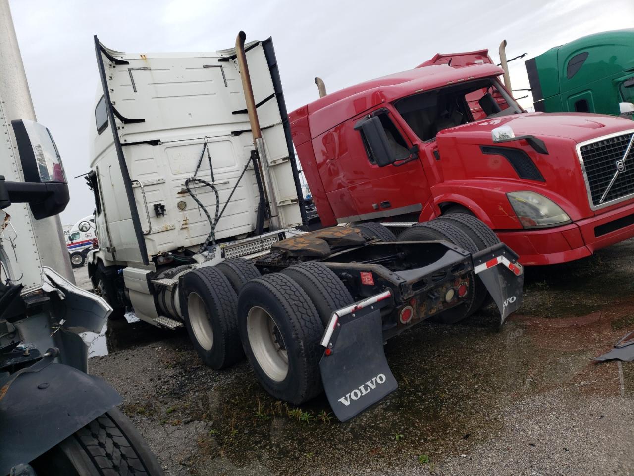 2012 VOLVO Vn VIN 4V4NC9EJ3CN538786 photo 3