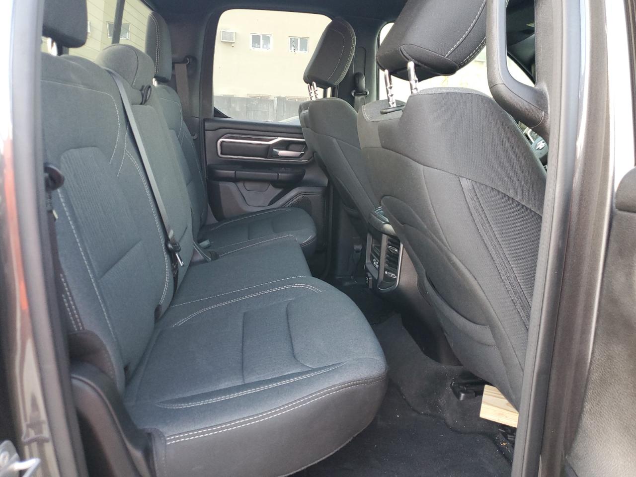 2021 Ram 1500 VIN 1C6RREBG0MN748879 photo 10