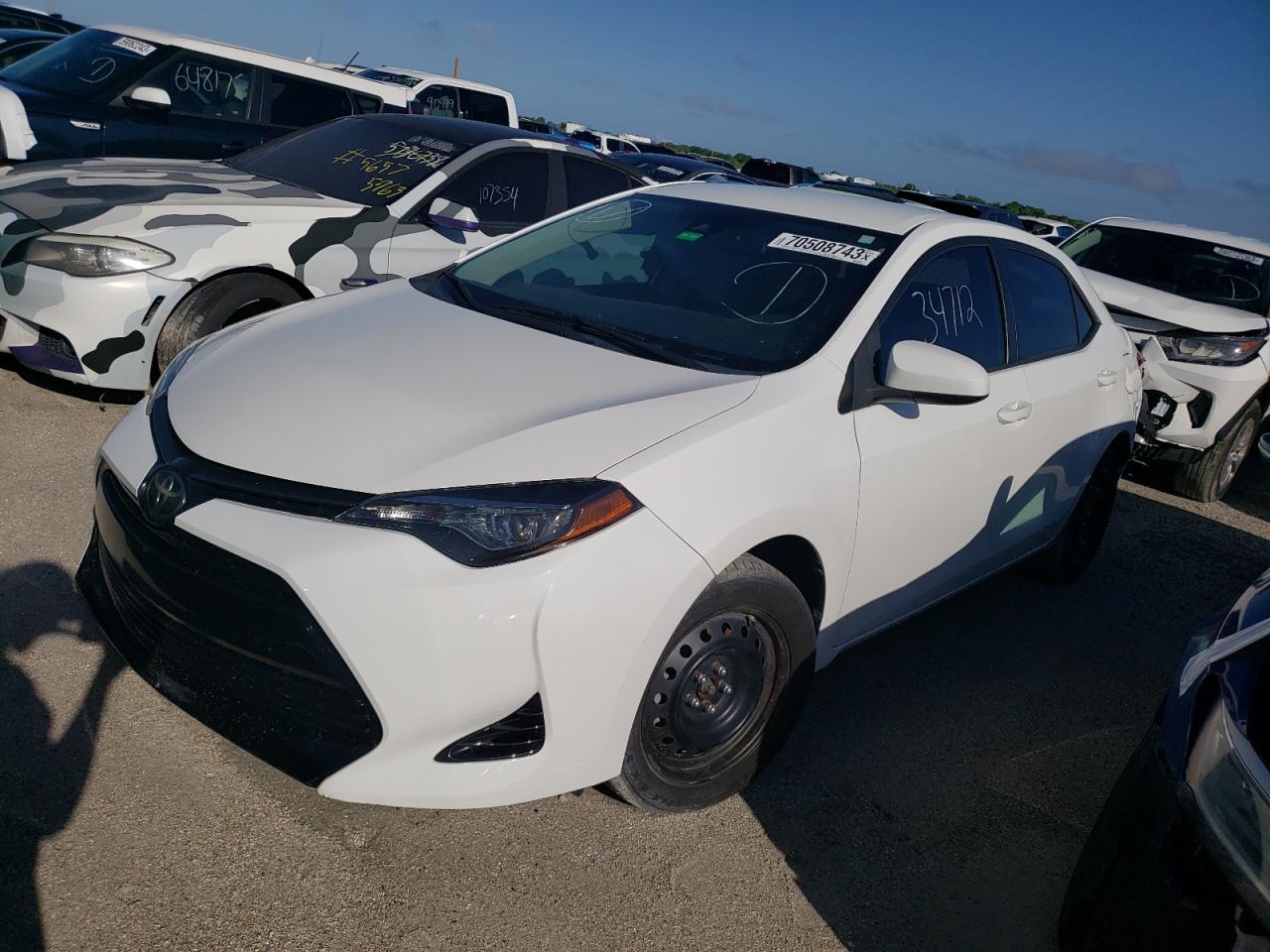 2019 TOYOTA Corolla VIN 5YFBURHE6KP862584 photo 1