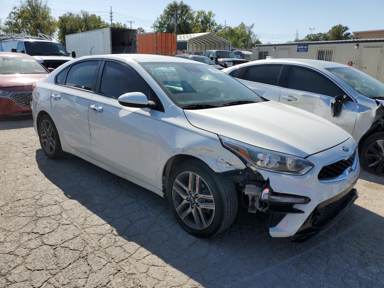 2019 KIA Forte VIN 3KPF34AD8KE033994 photo 4
