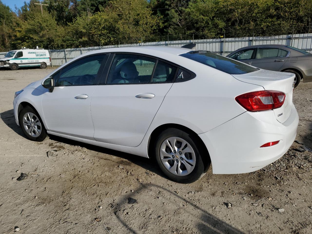 2019 CHEVROLET Cruze VIN 1G1BC5SM5K7123194 photo 2
