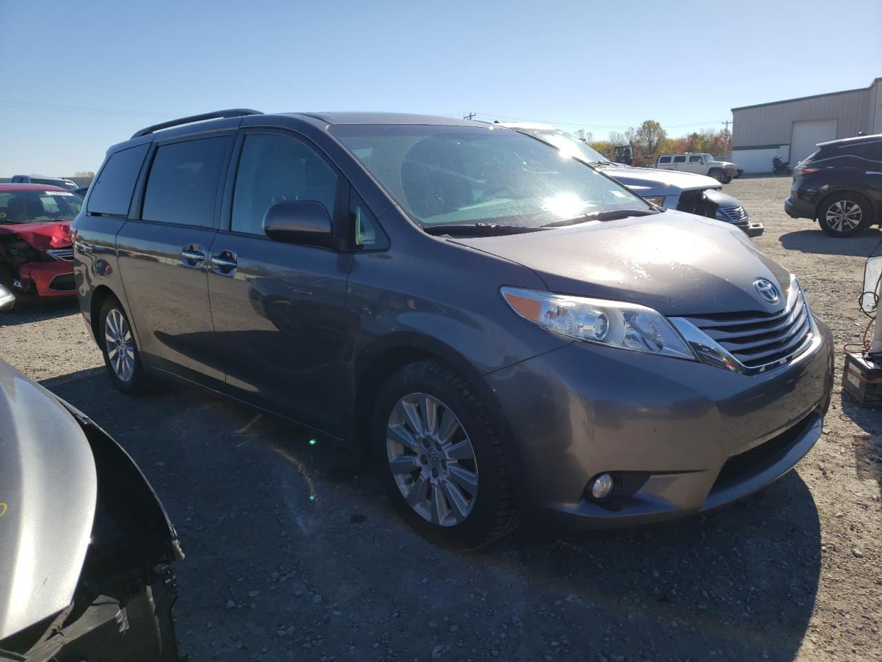 2015 TOYOTA Sienna xle VIN 5TDDK3DC0FS116970 photo 4