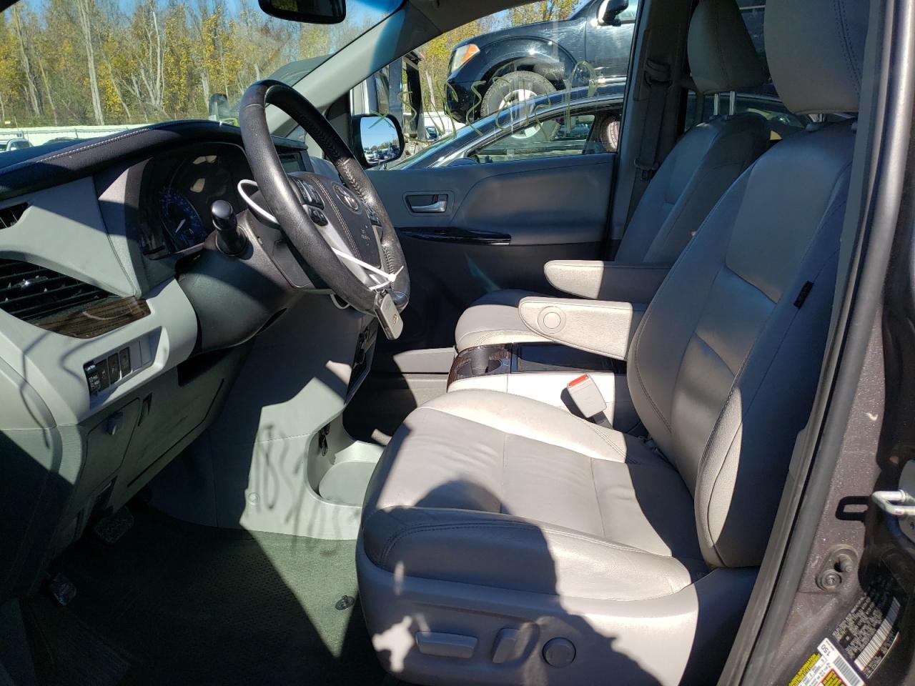2015 TOYOTA Sienna xle VIN 5TDDK3DC0FS116970 photo 7