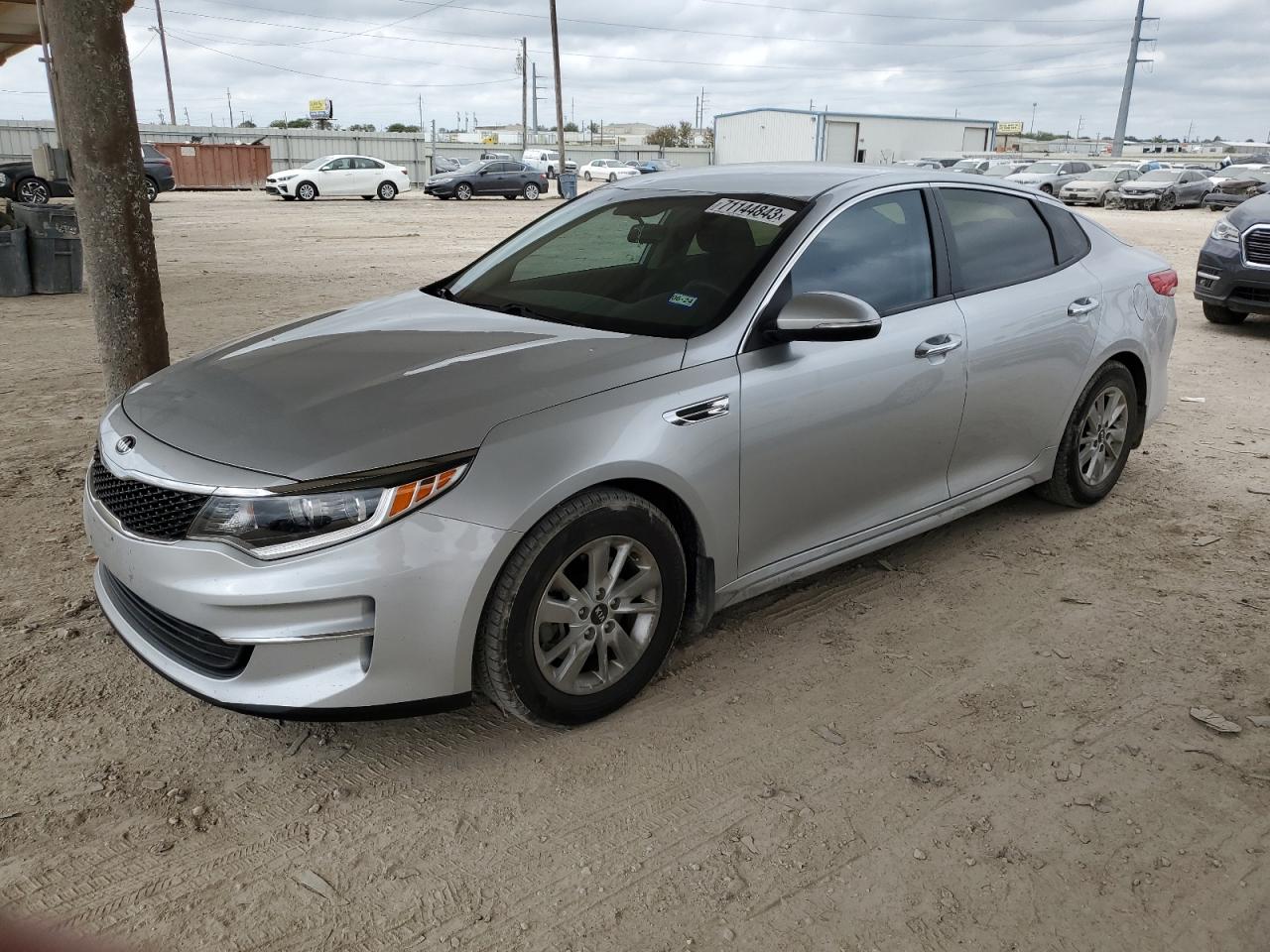 2018 Kia Optima VIN 5XXGT4L39JG245009 photo 1