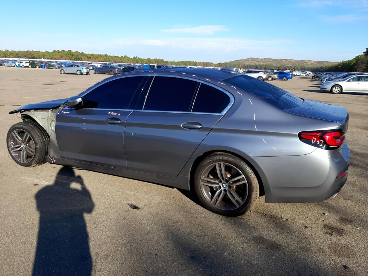 2021 BMW 5 series VIN WBA73BJ07MWX09749 photo 2