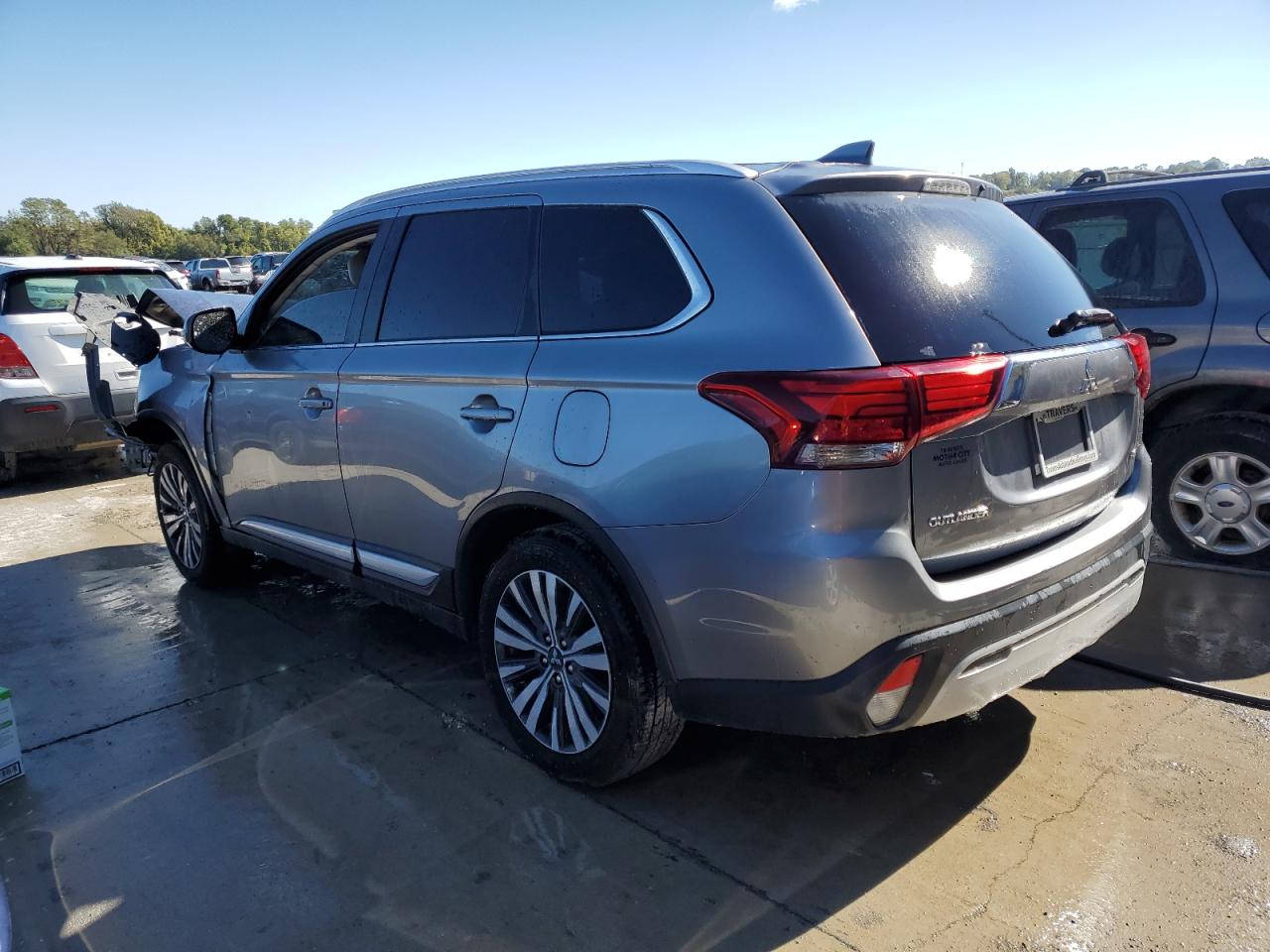 2020 Mitsubishi Outlander VIN JA4AZ3A31LZ024693 photo 2