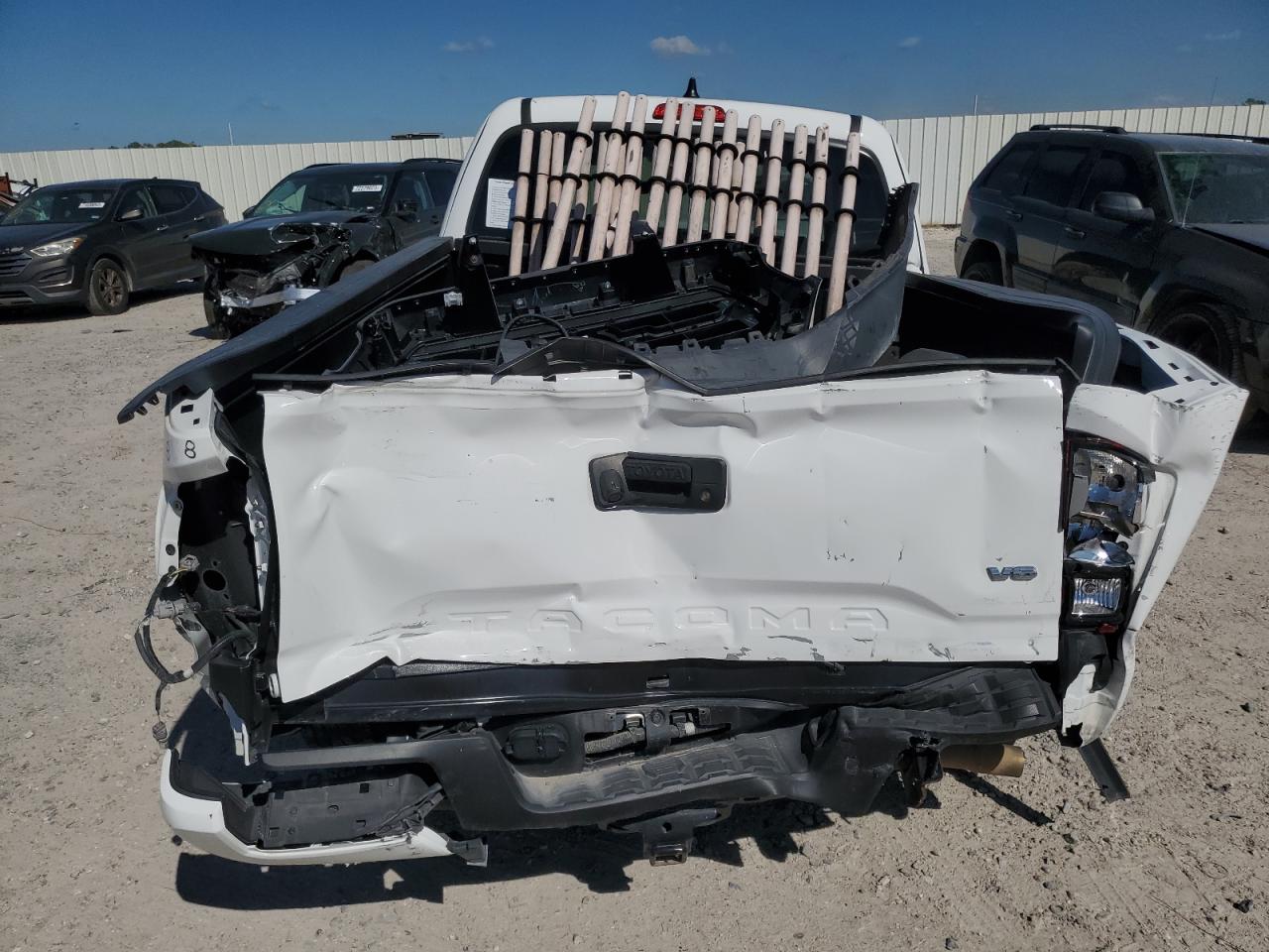 2022 TOYOTA Tacoma VIN 3TYRZ5CN4NT023243 photo 6