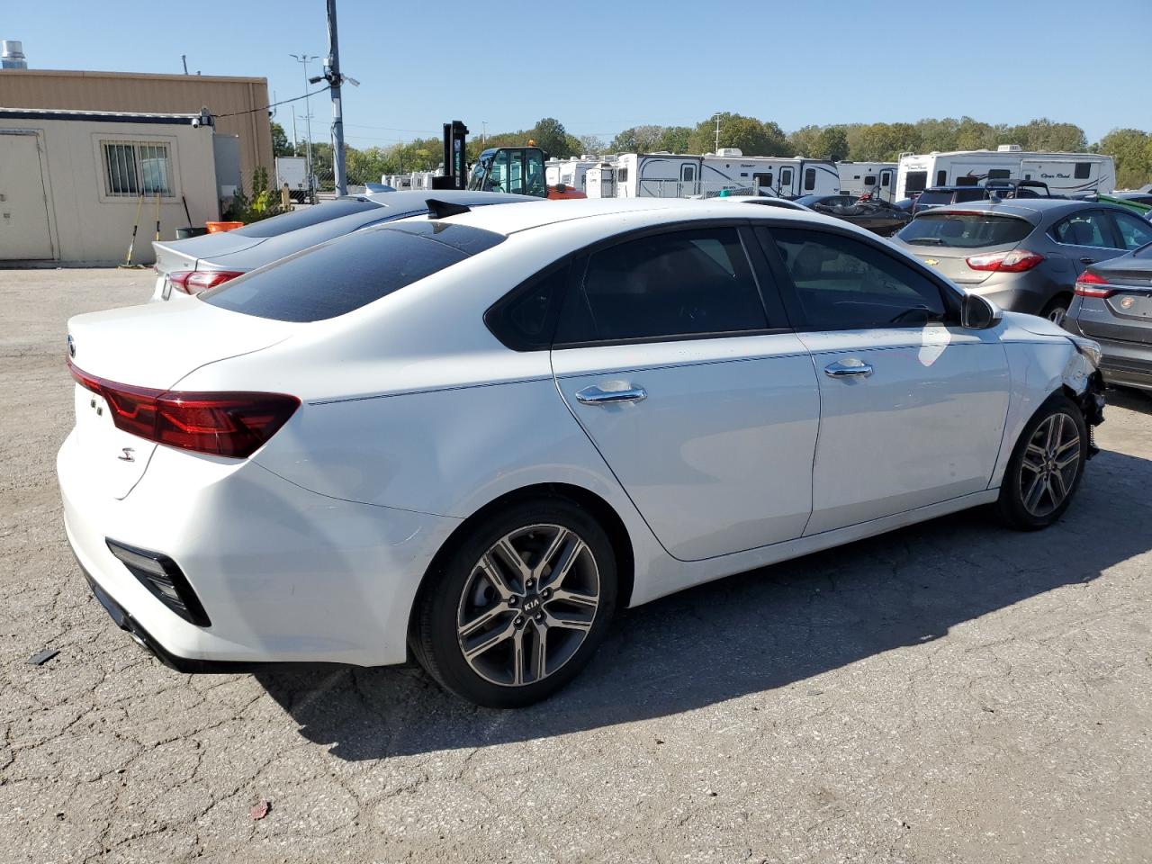 2019 KIA Forte VIN 3KPF34AD8KE033994 photo 3