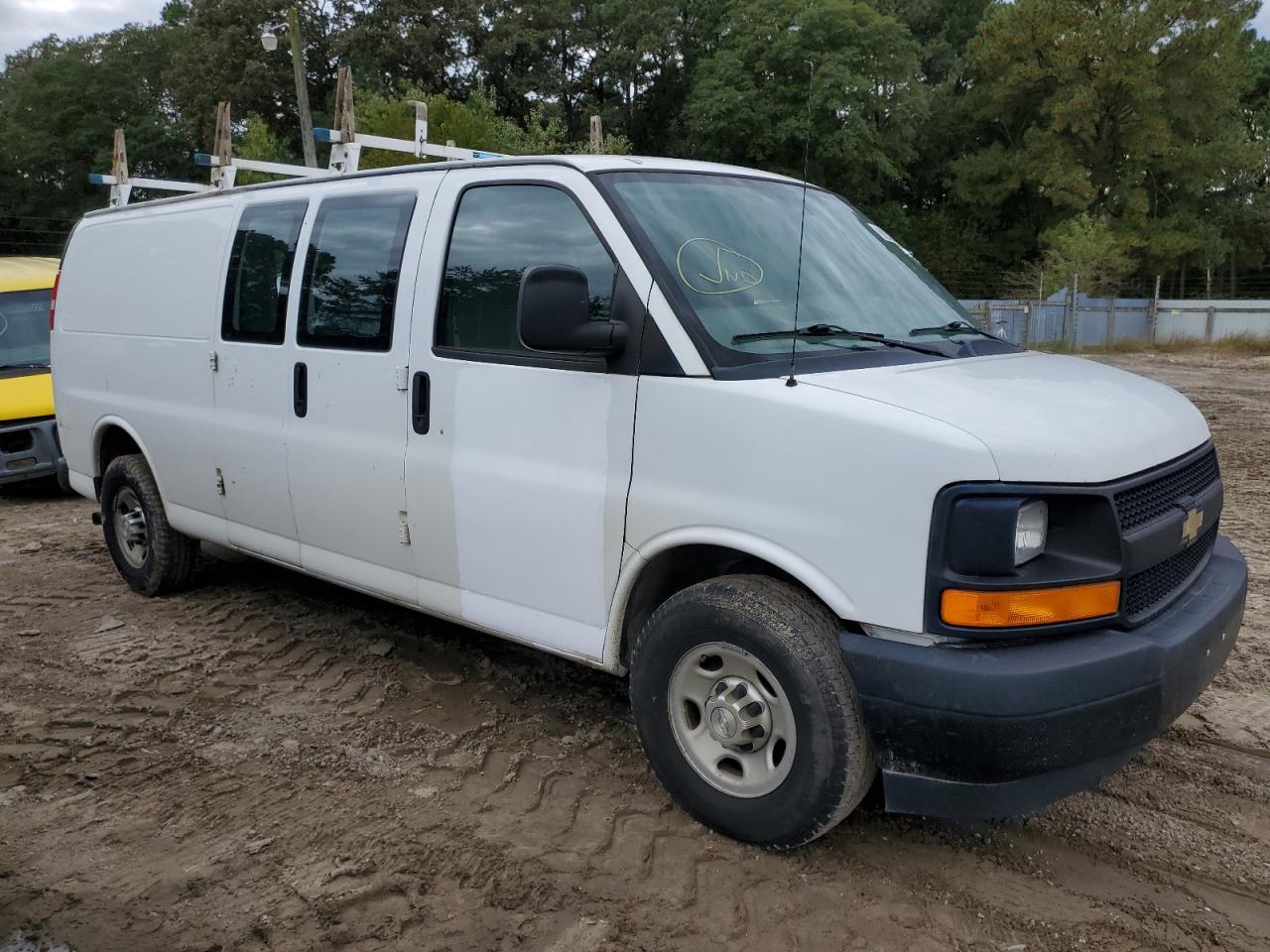 2017 Chevrolet Express 2500 VIN 1GCWGBFF0H1116527 photo 4